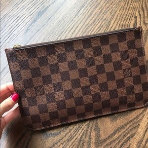 Louis Vuitton Neverfull MM Pouch Damier